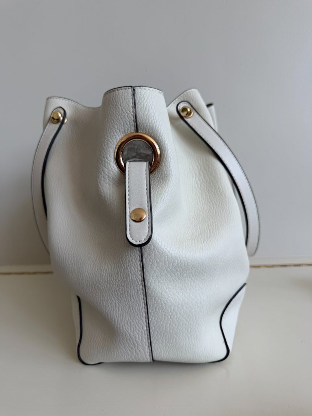 Sondra Roberts oversized tote creamy white luxe gold-tone hardware black trim - Picture 3 of 16